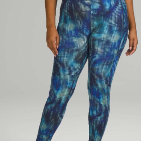 (6208) LULULEMON Invigorate High-Rise Tight 28" *Foil Sz 8 *LOVED - Picture 2 of 7